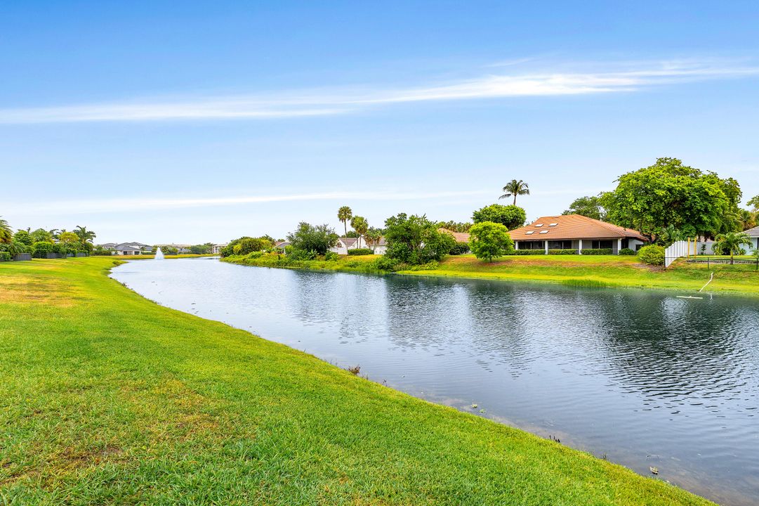 Activo con contrato: $1,275,000 (3 camas, 3 baños, 2555 Pies cuadrados)