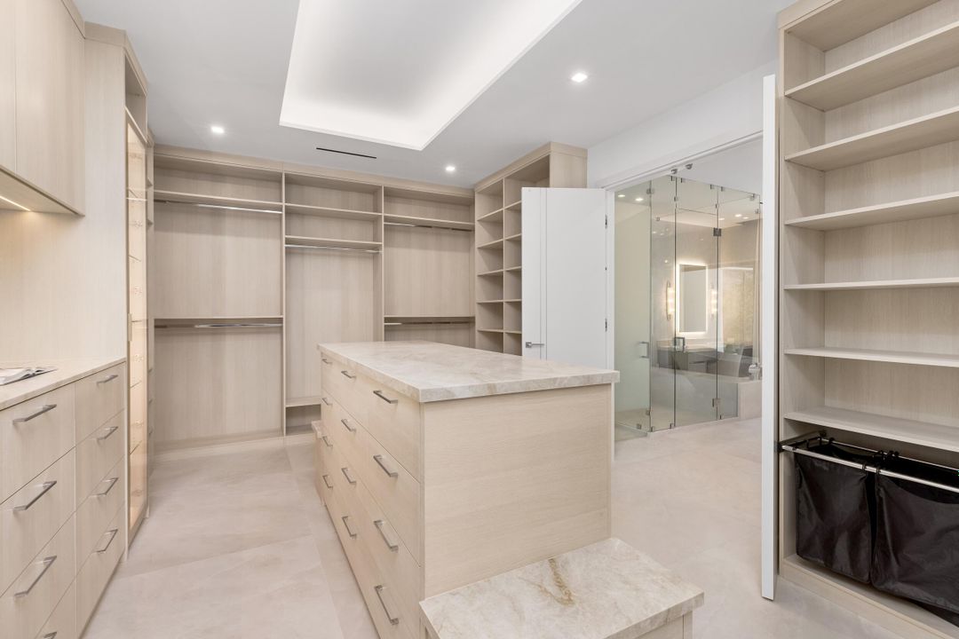 For Sale: $14,995,000 (6 beds, 7 baths, 8058 Square Feet)