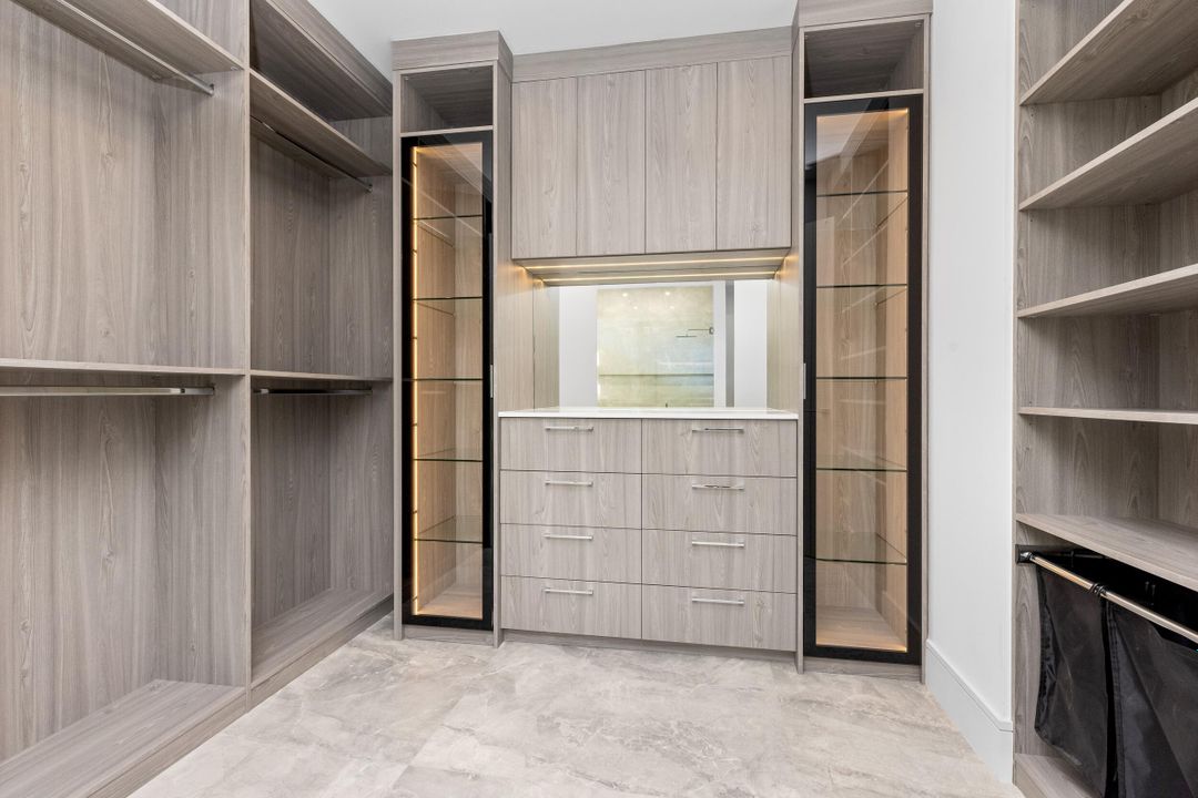 For Sale: $14,995,000 (6 beds, 7 baths, 8058 Square Feet)