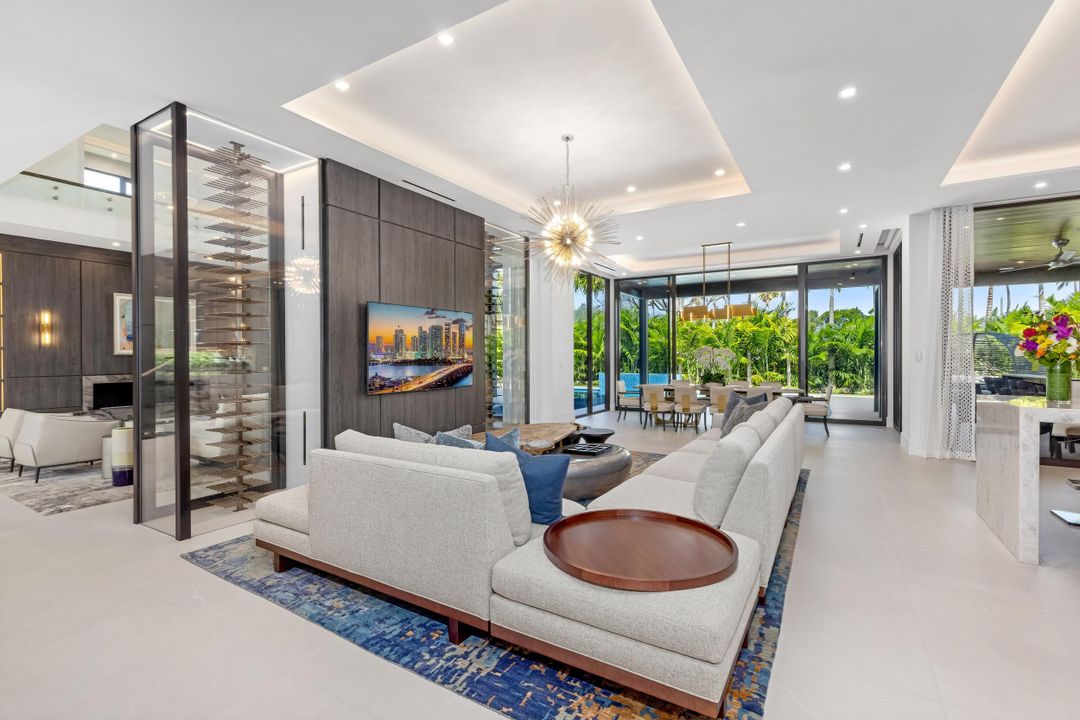 For Sale: $14,995,000 (6 beds, 7 baths, 8058 Square Feet)