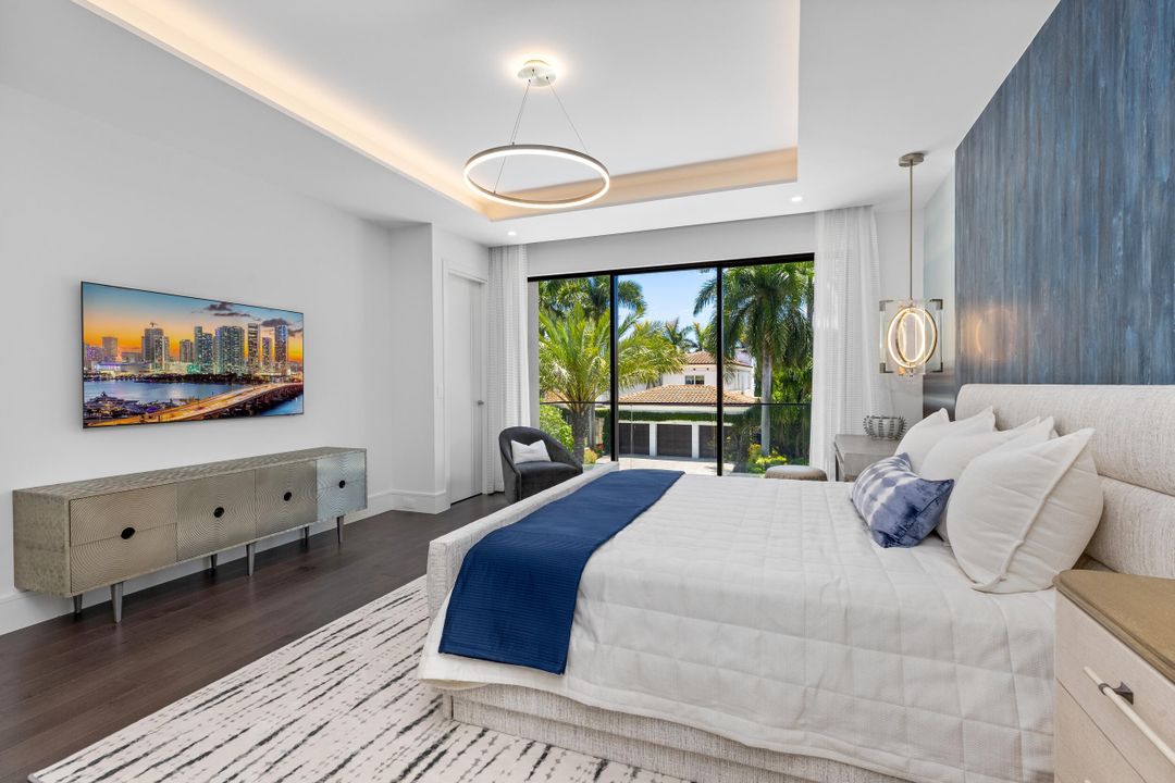 For Sale: $14,995,000 (6 beds, 7 baths, 8058 Square Feet)