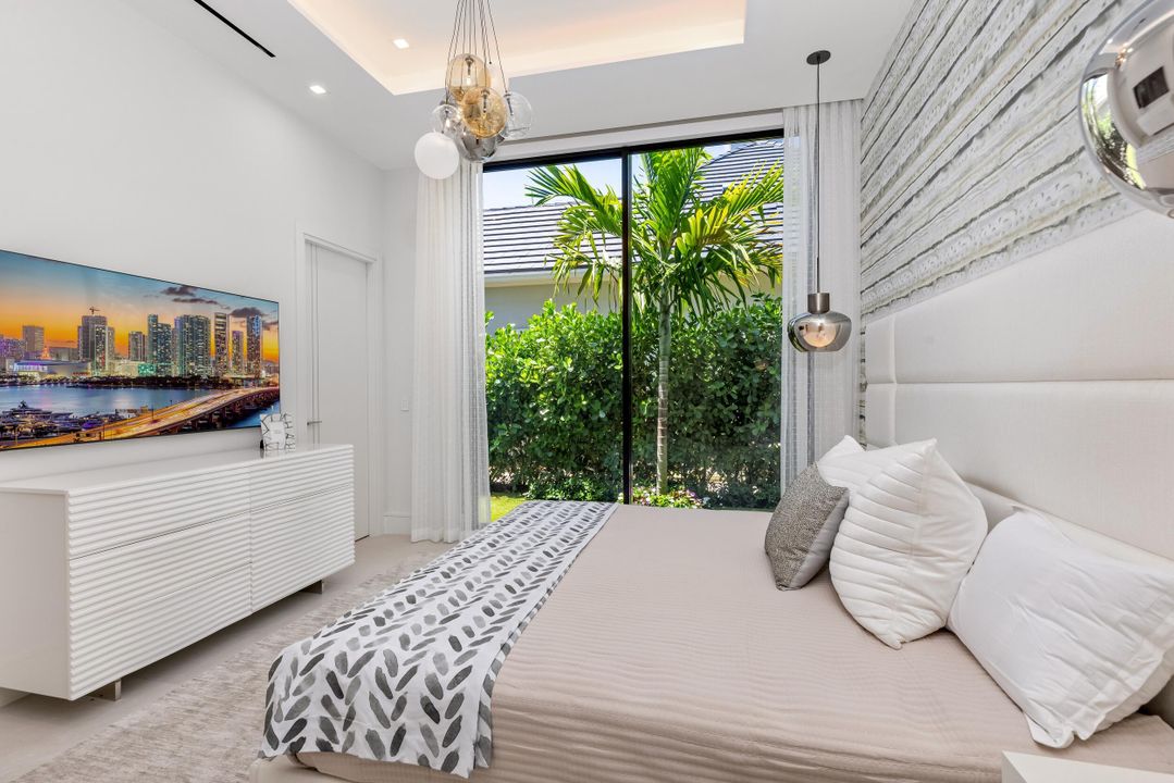 For Sale: $14,995,000 (6 beds, 7 baths, 8058 Square Feet)