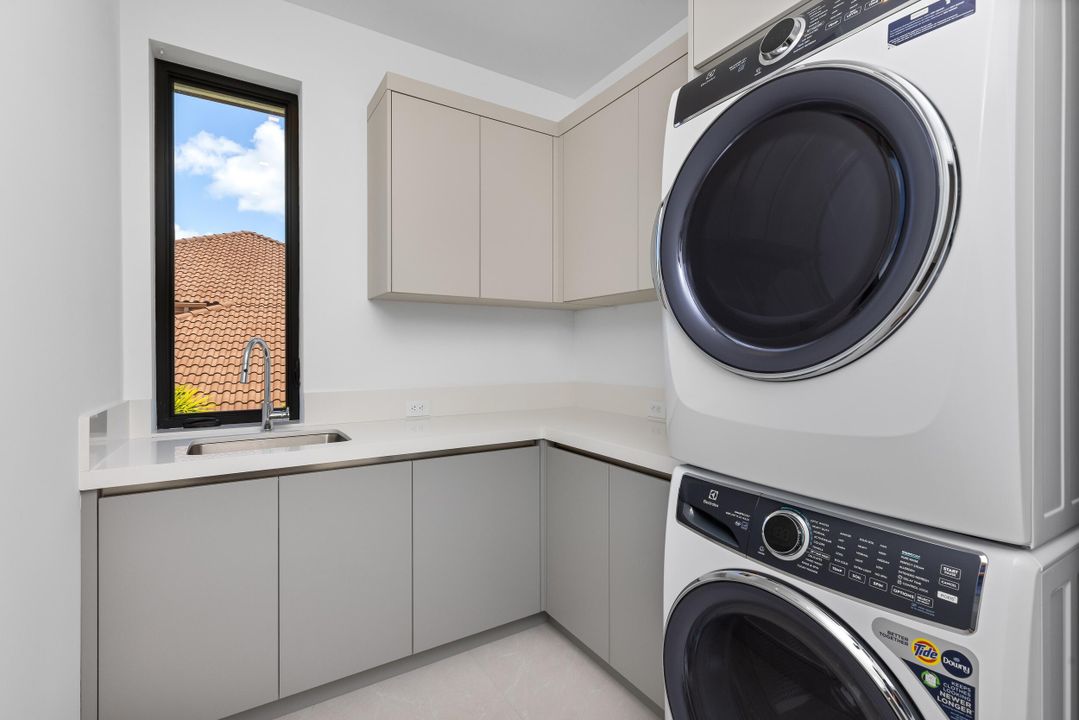 For Sale: $14,995,000 (6 beds, 7 baths, 8058 Square Feet)