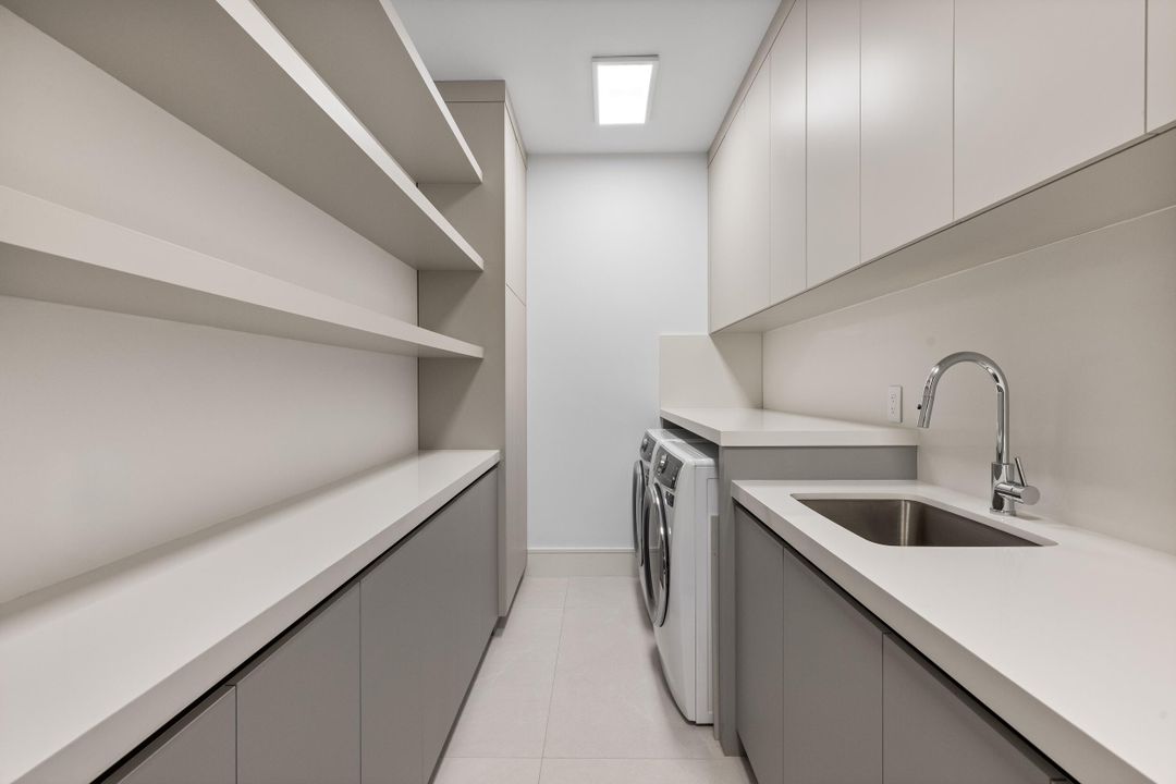 For Sale: $14,995,000 (6 beds, 7 baths, 8058 Square Feet)