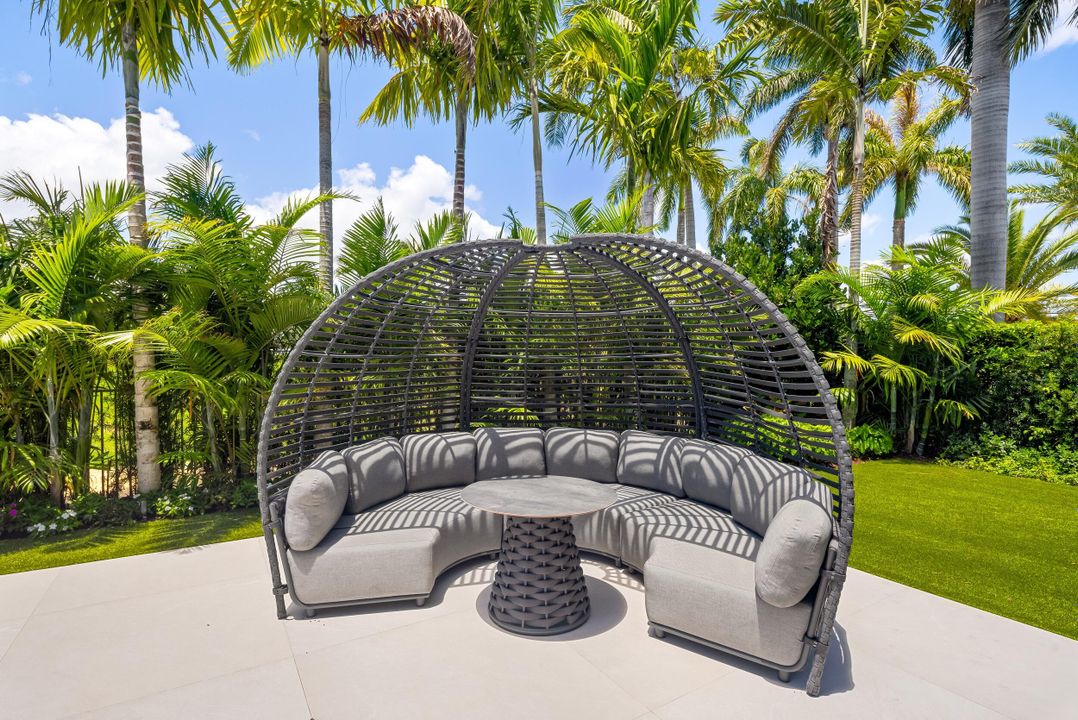 For Sale: $14,995,000 (6 beds, 7 baths, 8058 Square Feet)