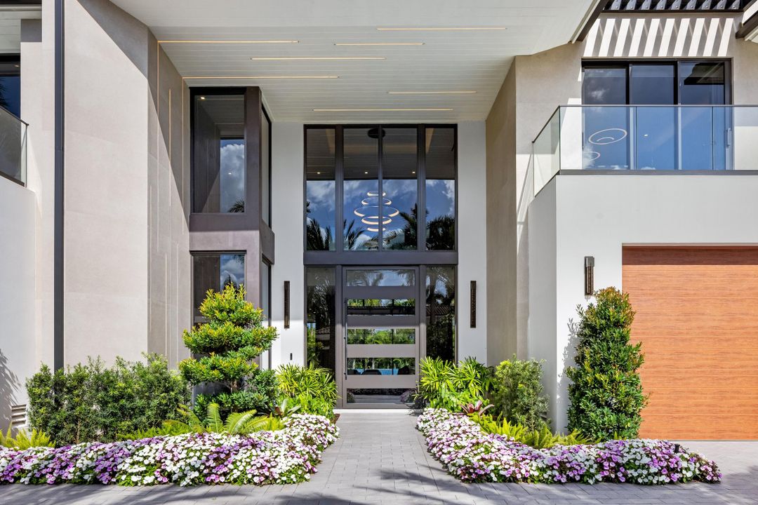 For Sale: $14,995,000 (6 beds, 7 baths, 8058 Square Feet)