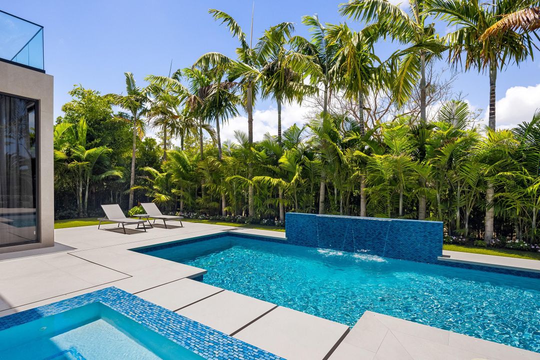 For Sale: $14,995,000 (6 beds, 7 baths, 8058 Square Feet)