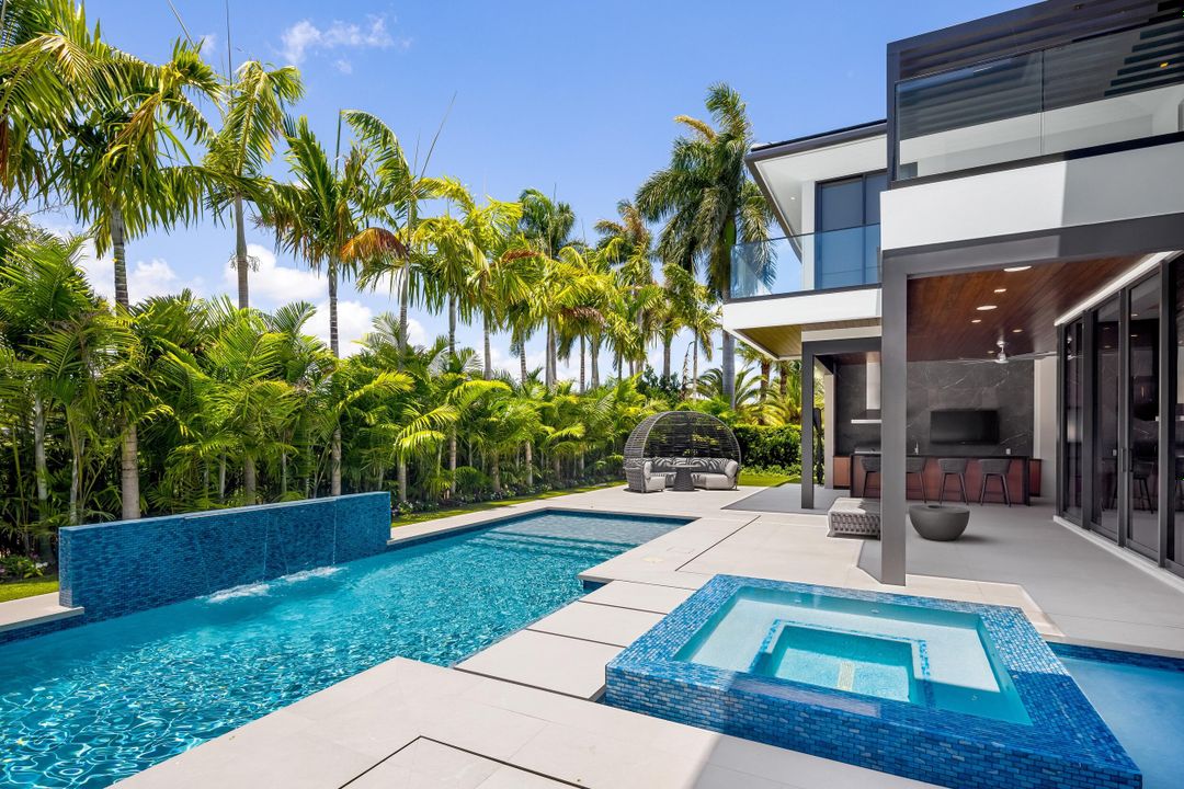 For Sale: $14,995,000 (6 beds, 7 baths, 8058 Square Feet)