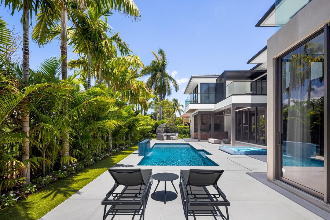 For Sale: $14,995,000 (6 beds, 7 baths, 8058 Square Feet)