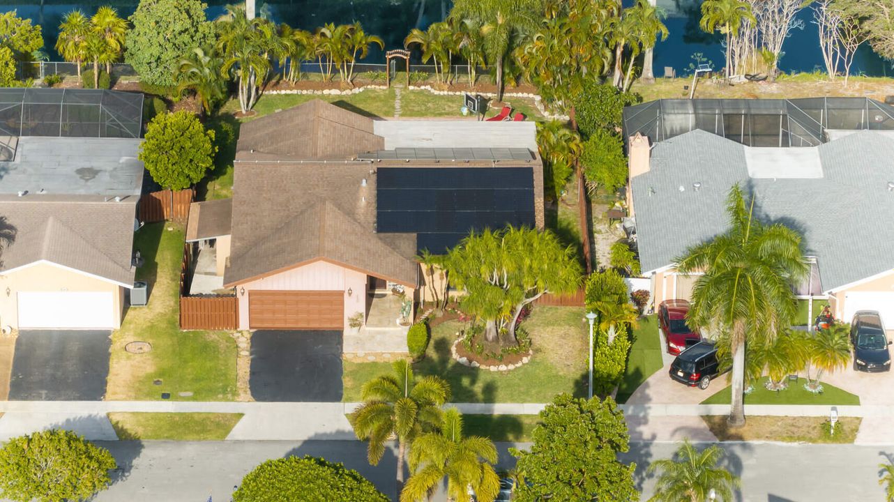 En Venta: $649,000 (4 camas, 2 baños, 2232 Pies cuadrados)