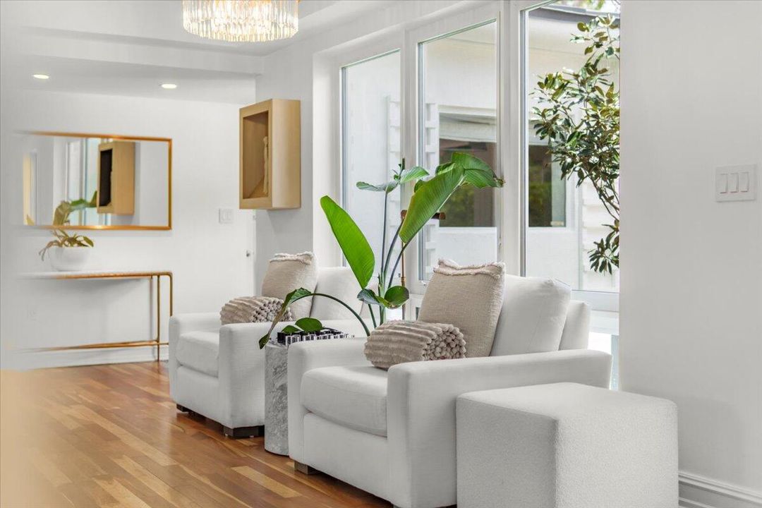En Venta: $4,399,900 (4 camas, 3 baños, 2618 Pies cuadrados)