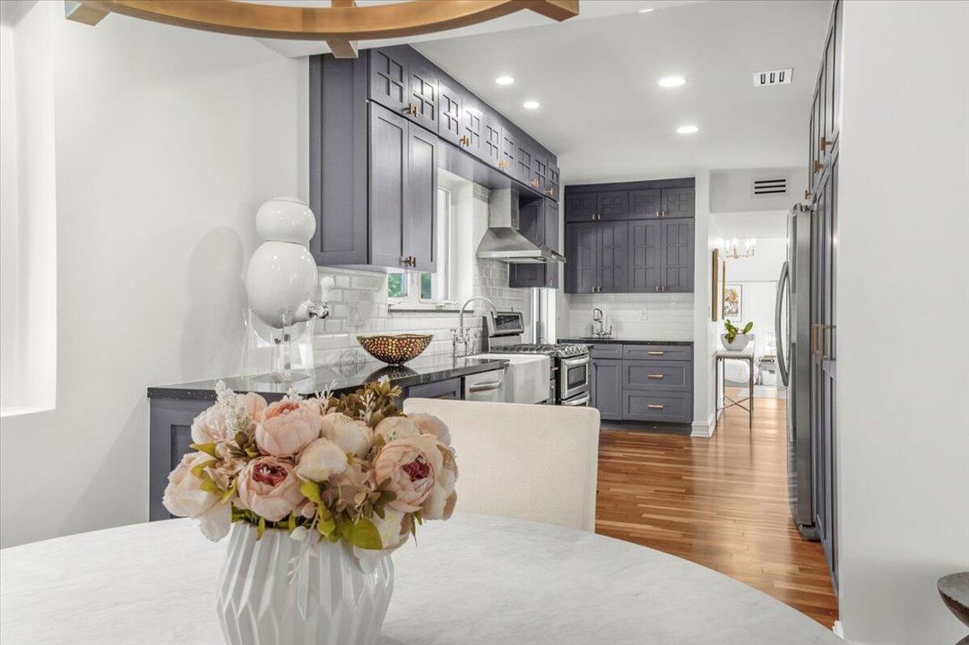 En Venta: $4,399,900 (4 camas, 3 baños, 2618 Pies cuadrados)