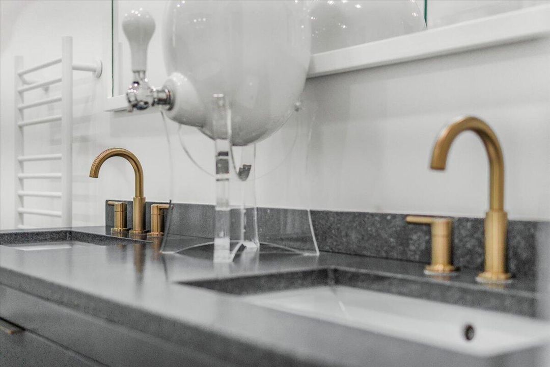 En Venta: $4,399,900 (4 camas, 3 baños, 2618 Pies cuadrados)