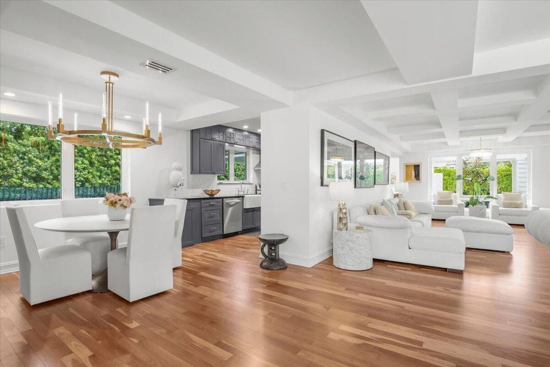 En Venta: $4,399,900 (4 camas, 3 baños, 2618 Pies cuadrados)
