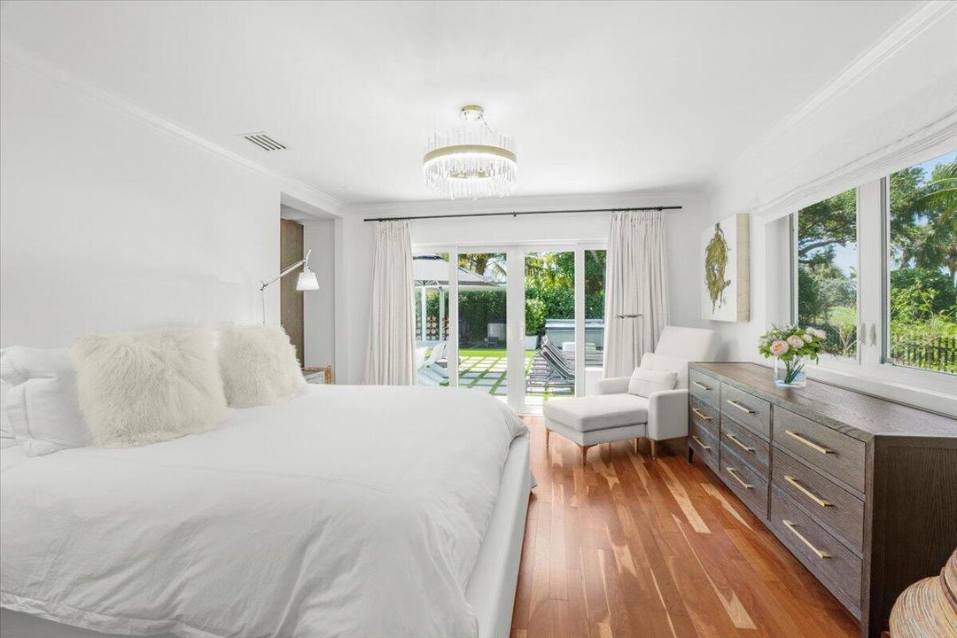 En Venta: $4,399,900 (4 camas, 3 baños, 2618 Pies cuadrados)