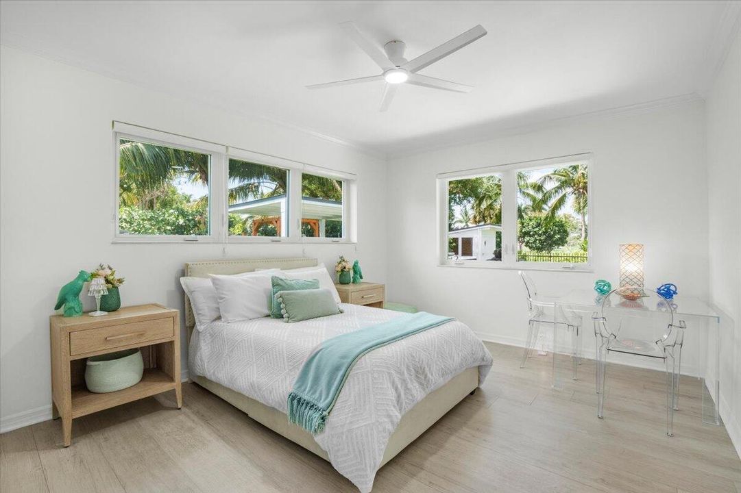 En Venta: $4,399,900 (4 camas, 3 baños, 2618 Pies cuadrados)