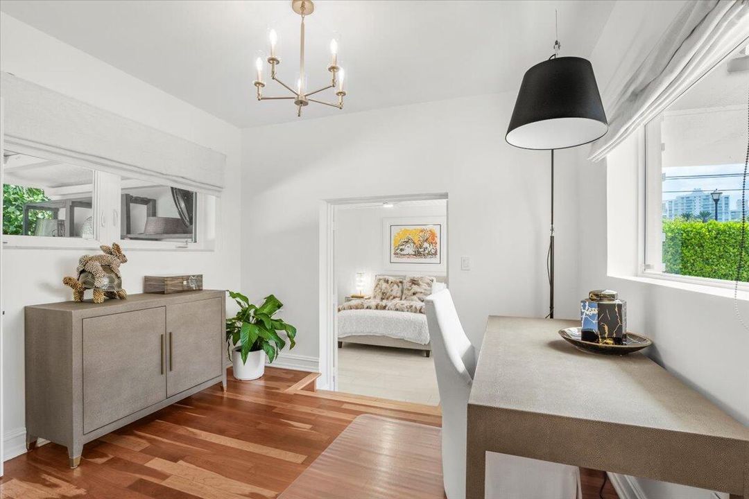 En Venta: $4,399,900 (4 camas, 3 baños, 2618 Pies cuadrados)