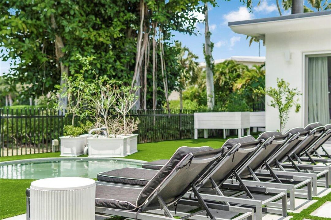 En Venta: $4,399,900 (4 camas, 3 baños, 2618 Pies cuadrados)