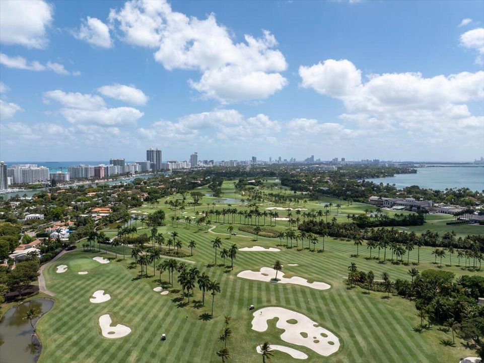 En Venta: $4,399,900 (4 camas, 3 baños, 2618 Pies cuadrados)