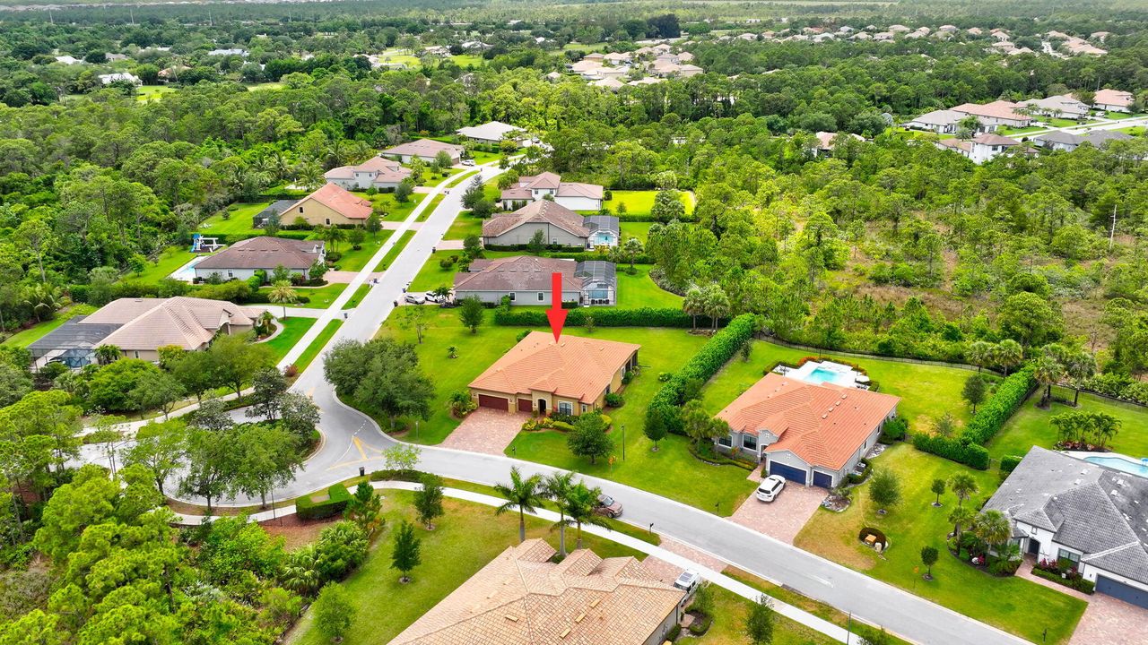 En Venta: $879,900 (3 camas, 2 baños, 2895 Pies cuadrados)