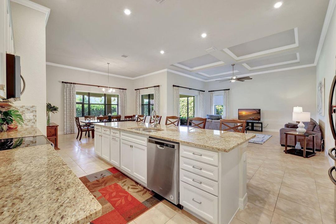 En Venta: $879,900 (3 camas, 2 baños, 2895 Pies cuadrados)