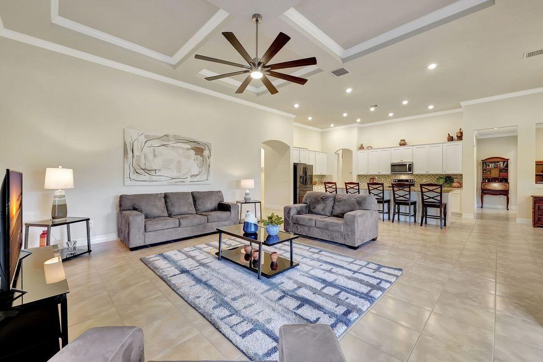 En Venta: $879,900 (3 camas, 2 baños, 2895 Pies cuadrados)