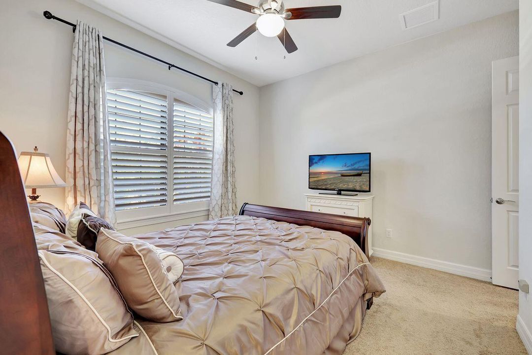 En Venta: $879,900 (3 camas, 2 baños, 2895 Pies cuadrados)
