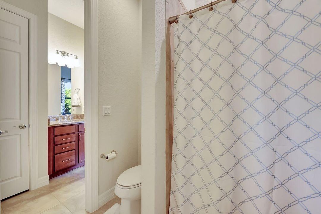 En Venta: $879,900 (3 camas, 2 baños, 2895 Pies cuadrados)