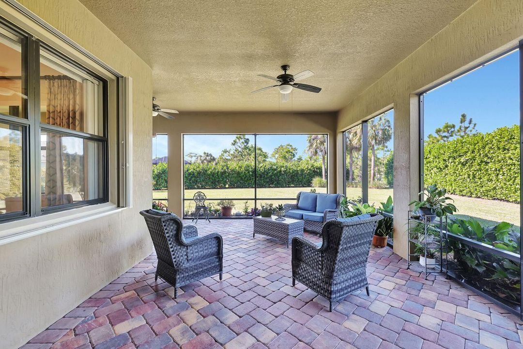 En Venta: $879,900 (3 camas, 2 baños, 2895 Pies cuadrados)