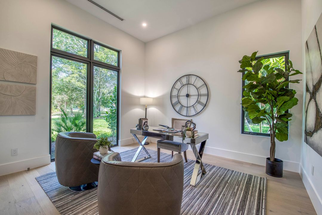 For Sale: $3,495,000 (5 beds, 6 baths, 5400 Square Feet)