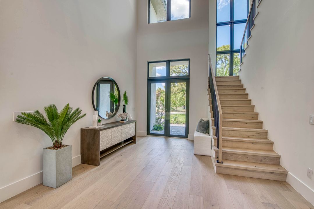 For Sale: $3,495,000 (5 beds, 6 baths, 5400 Square Feet)