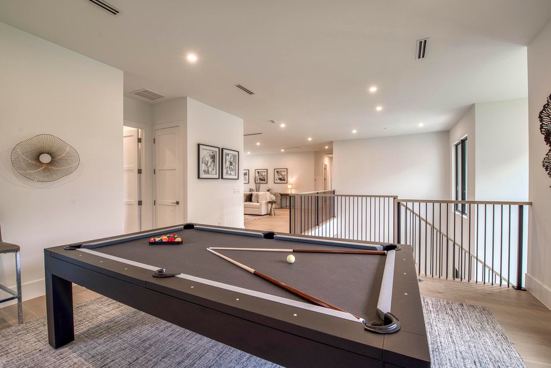 For Sale: $3,495,000 (5 beds, 6 baths, 5400 Square Feet)