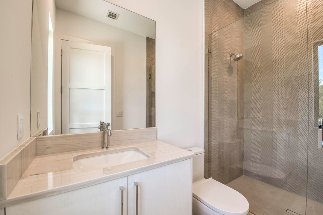 For Sale: $3,495,000 (5 beds, 6 baths, 5400 Square Feet)