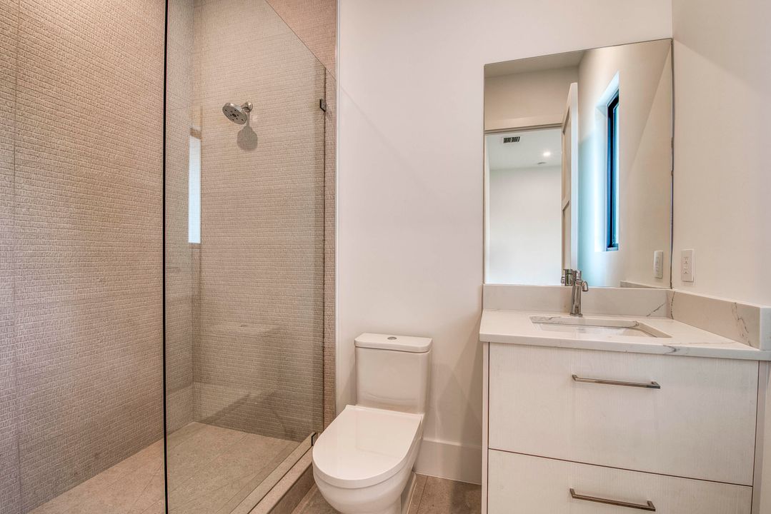 For Sale: $3,495,000 (5 beds, 6 baths, 5400 Square Feet)