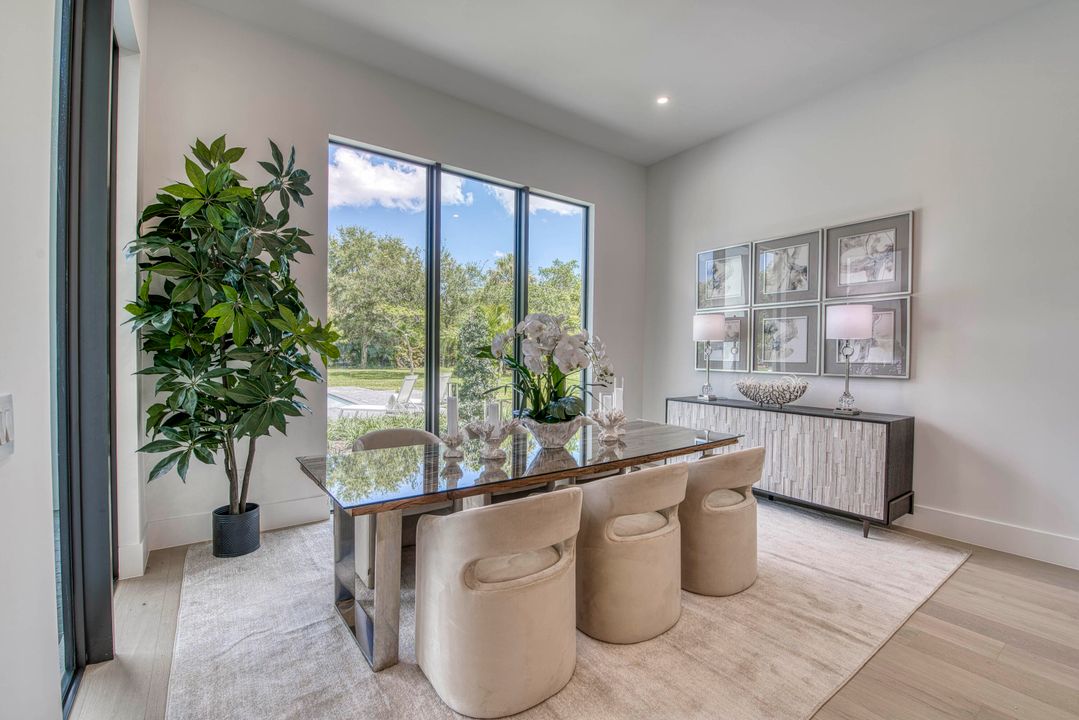 For Sale: $3,495,000 (5 beds, 6 baths, 5400 Square Feet)