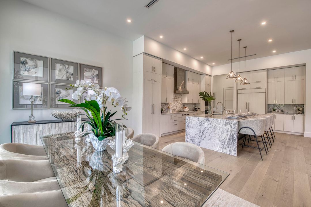 For Sale: $3,495,000 (5 beds, 6 baths, 5400 Square Feet)