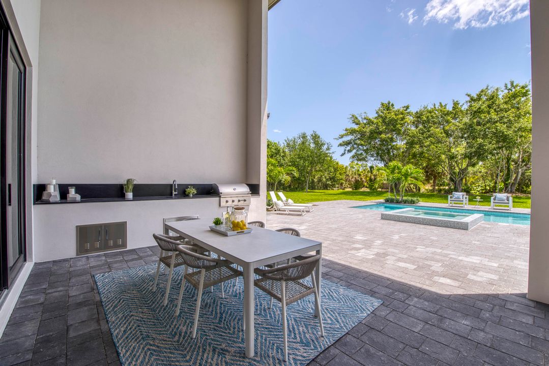 For Sale: $3,495,000 (5 beds, 6 baths, 5400 Square Feet)