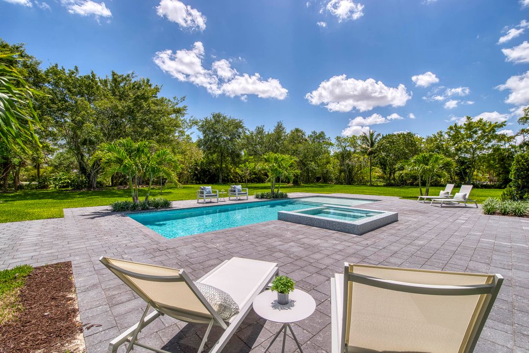 For Sale: $3,495,000 (5 beds, 6 baths, 5400 Square Feet)