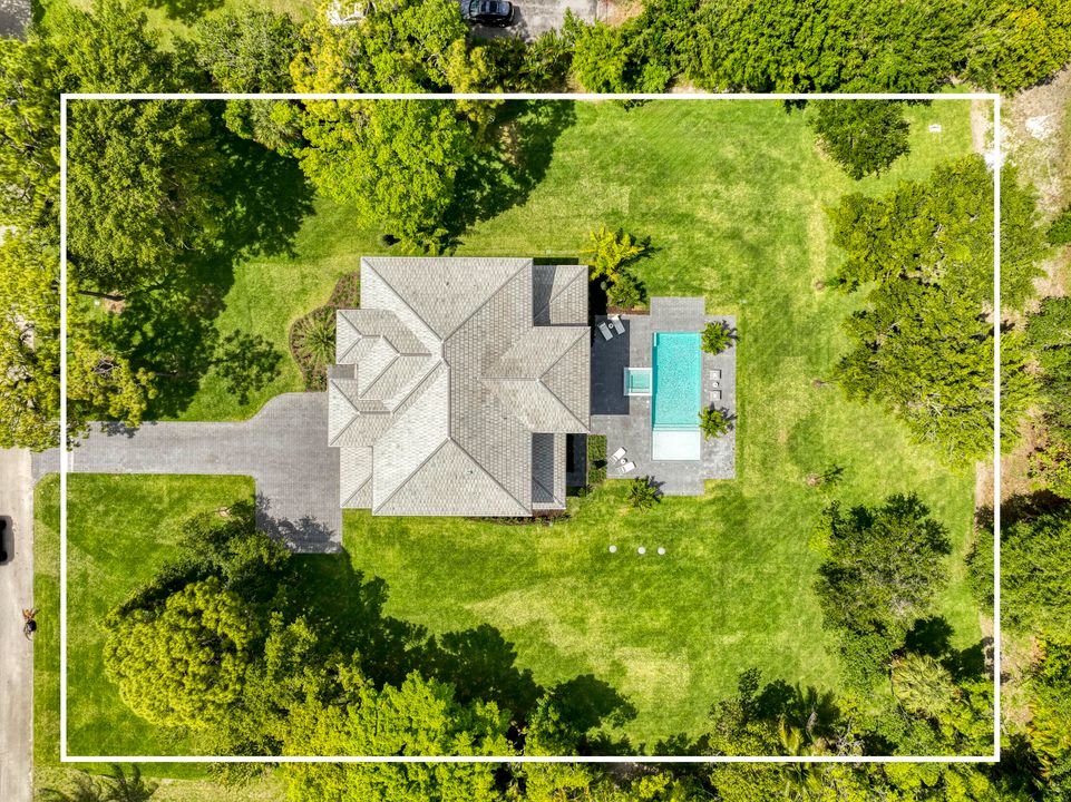 For Sale: $3,495,000 (5 beds, 6 baths, 5400 Square Feet)