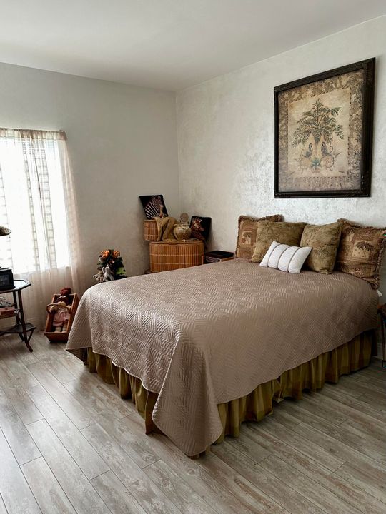 Active With Contract: $259,500 (2 beds, 2 baths, 1537 Square Feet)