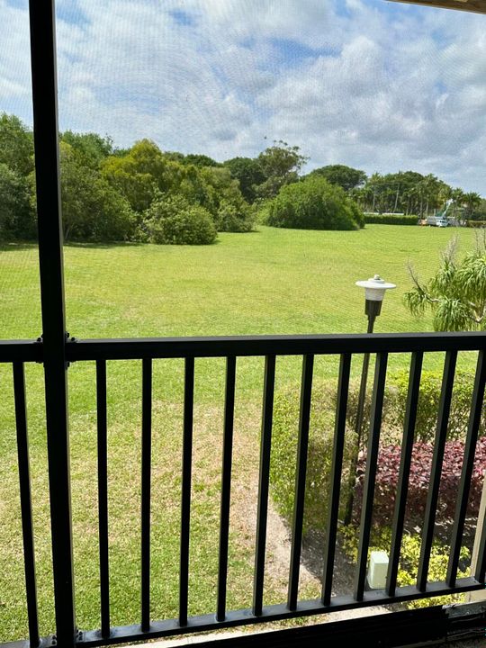 Active With Contract: $259,500 (2 beds, 2 baths, 1537 Square Feet)