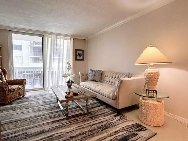 На продажу: $459,999 (2 спален, 2 ванн, 1064 Квадратных фут)