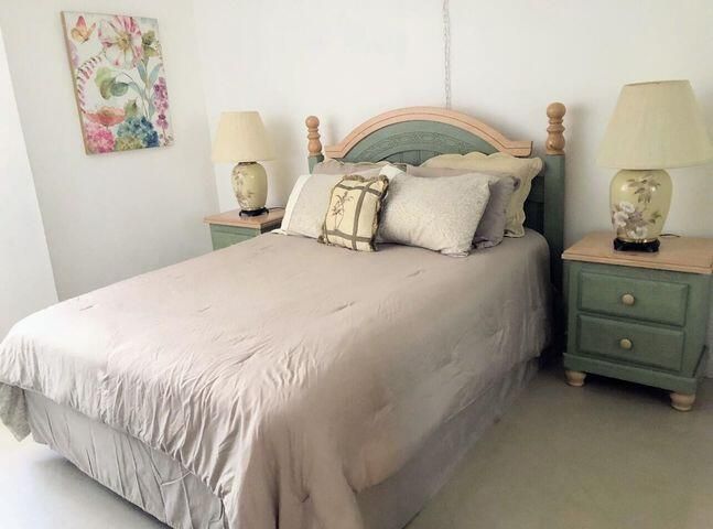 На продажу: $459,999 (2 спален, 2 ванн, 1064 Квадратных фут)