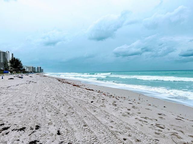 На продажу: $459,999 (2 спален, 2 ванн, 1064 Квадратных фут)