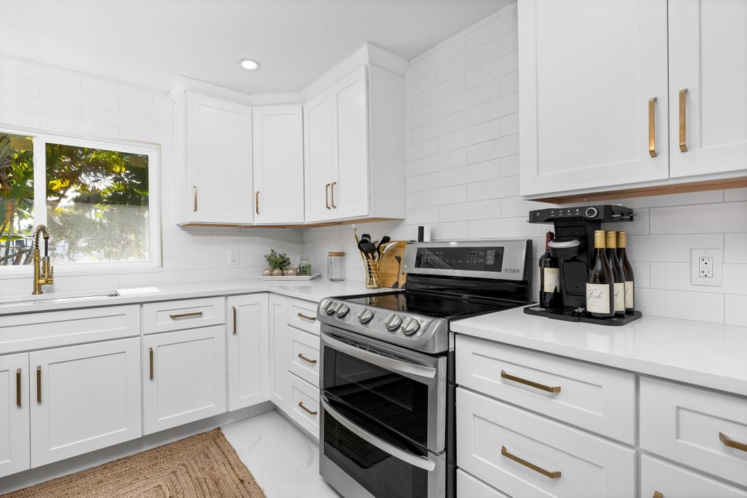 Active With Contract: $1,895,000 (4 beds, 3 baths, 2282 Square Feet)