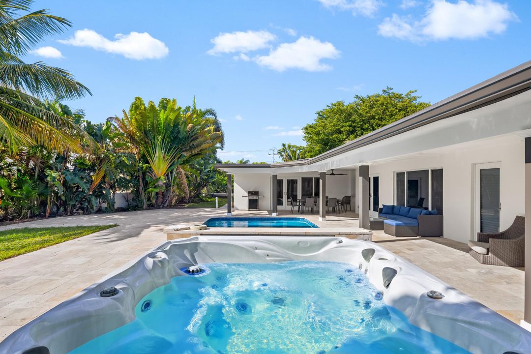 Active With Contract: $1,895,000 (4 beds, 3 baths, 2282 Square Feet)
