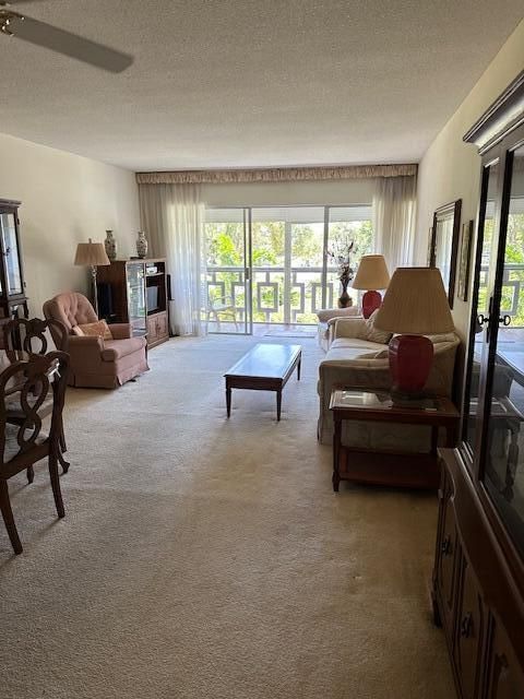 En Venta: $212,000 (2 camas, 2 baños, 869 Pies cuadrados)