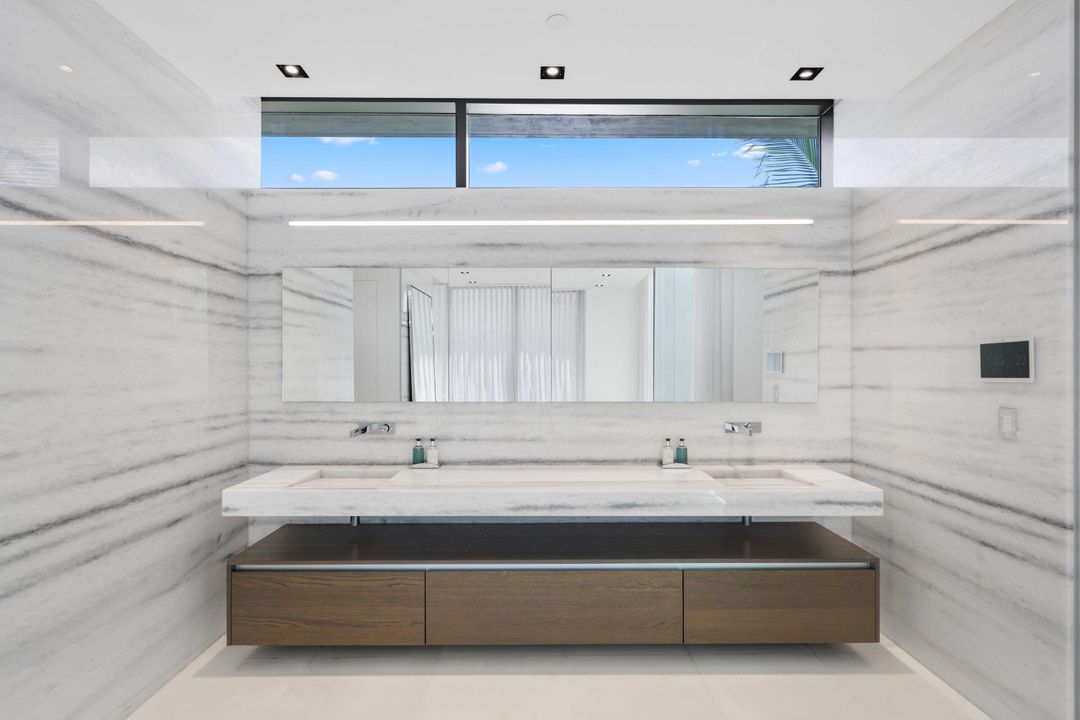 For Sale: $43,850,000 (7 beds, 7 baths, 11000 Square Feet)