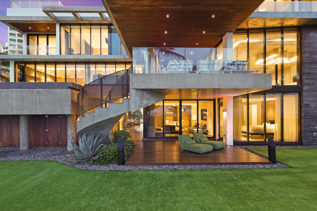 For Sale: $43,850,000 (7 beds, 7 baths, 11000 Square Feet)