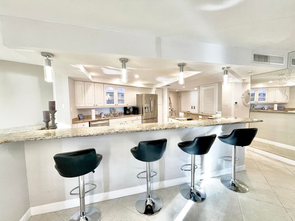 Под контрактом: $6,250 (2 спален, 2 ванн, 1457 Квадратных фут)